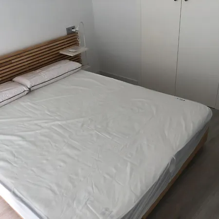 Bajo Puerta De Oriente Apartmán *